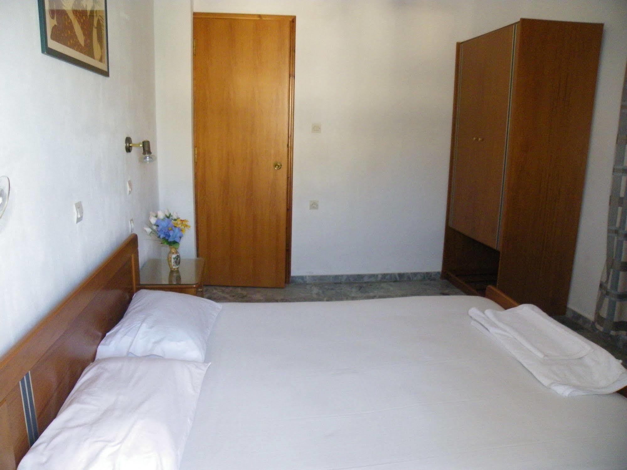 Filoxenia Apartments 2 Palaiochora Ngoại thất bức ảnh