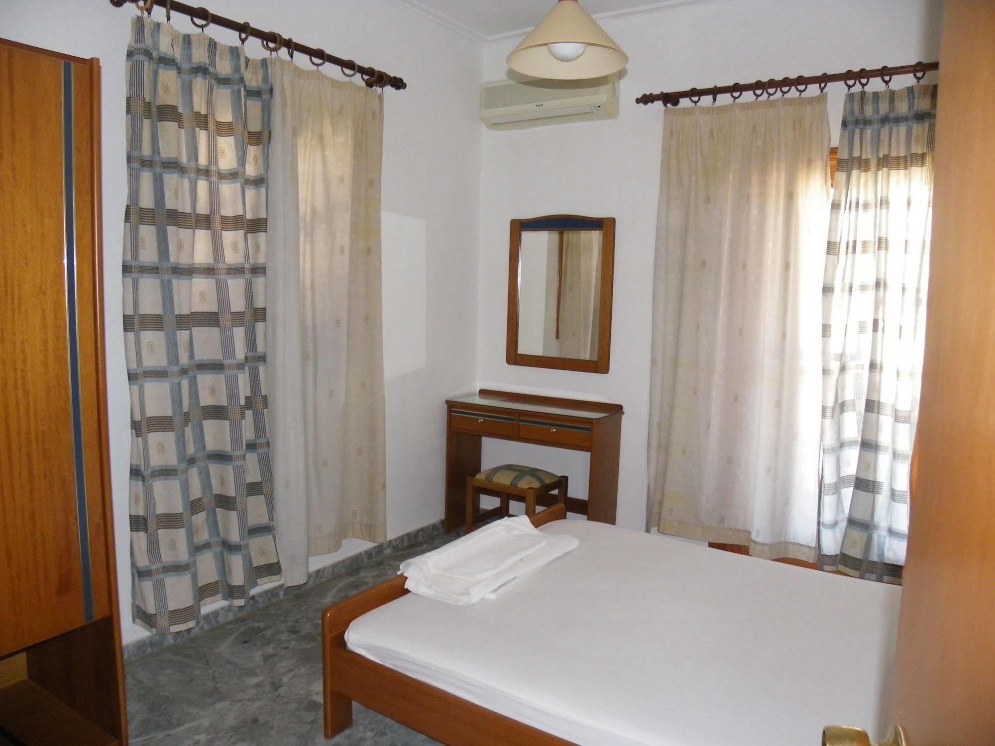 Filoxenia Apartments 2 Palaiochora Ngoại thất bức ảnh